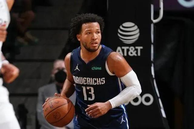 队的外线三 队的外线三