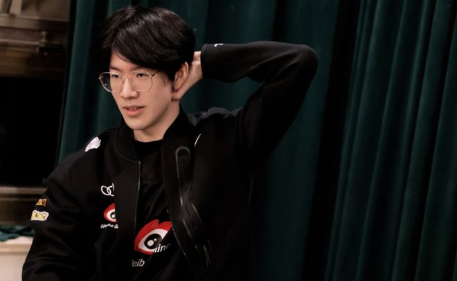 并与教练进 并与教练进