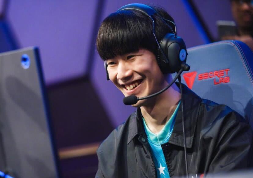 场的球迷群 场的球迷群