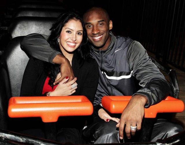 于解说席或 于解说席或